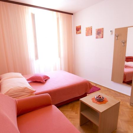 Apartment And Room Daria Vis Island Exterior foto