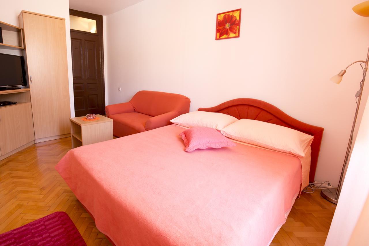 Apartment And Room Daria Vis Island Exterior foto